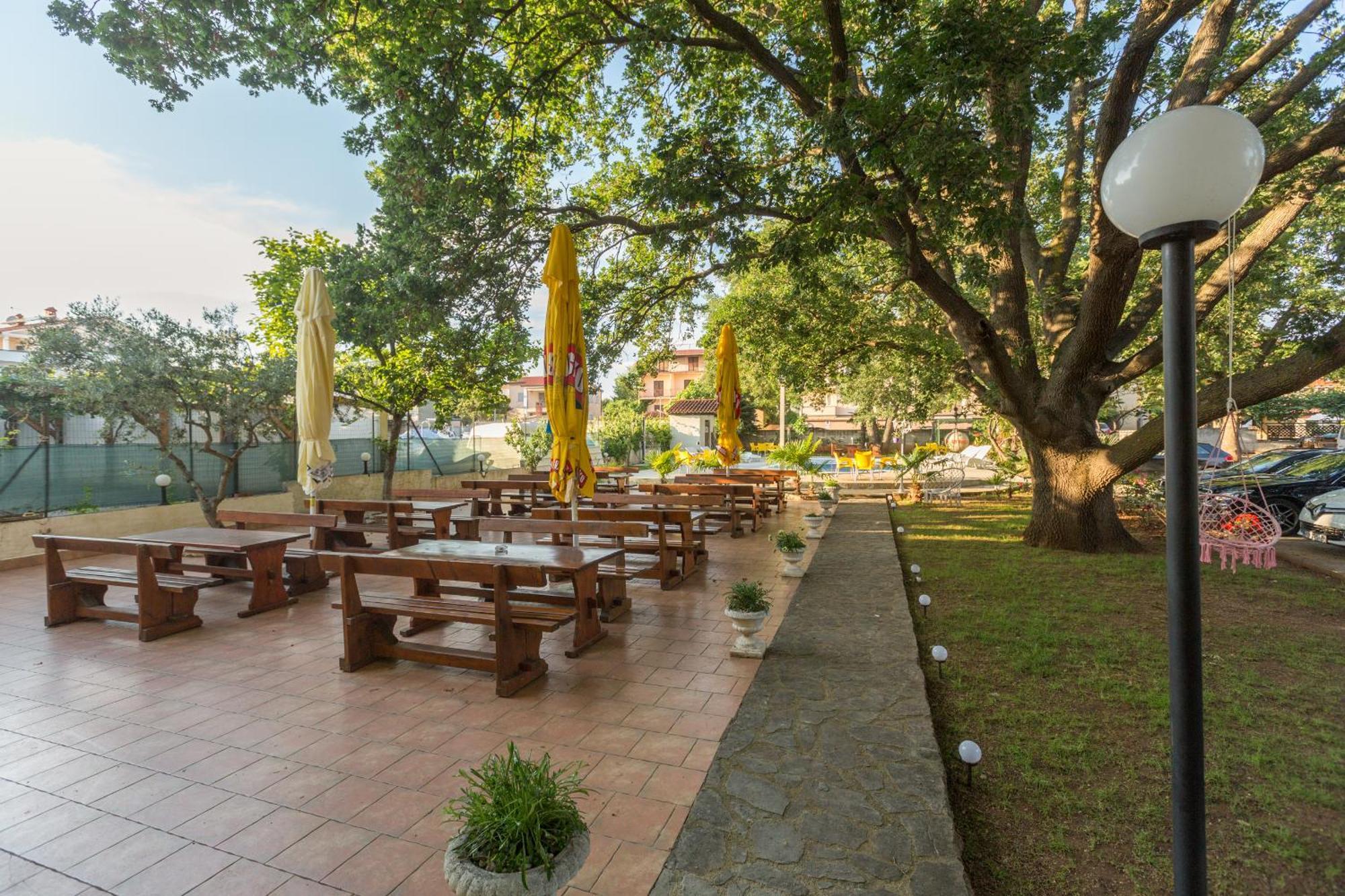 Biergarten Medulin Exterior foto