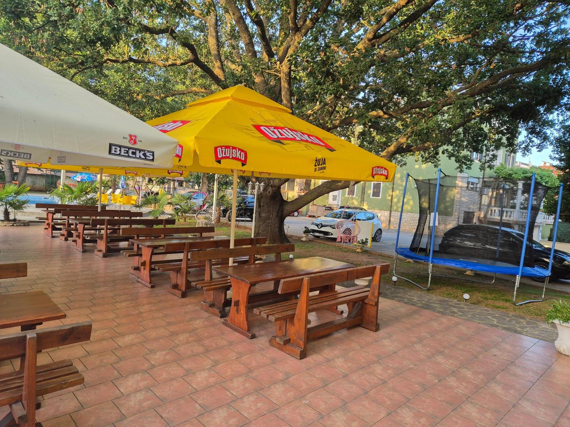 Biergarten Medulin Exterior foto