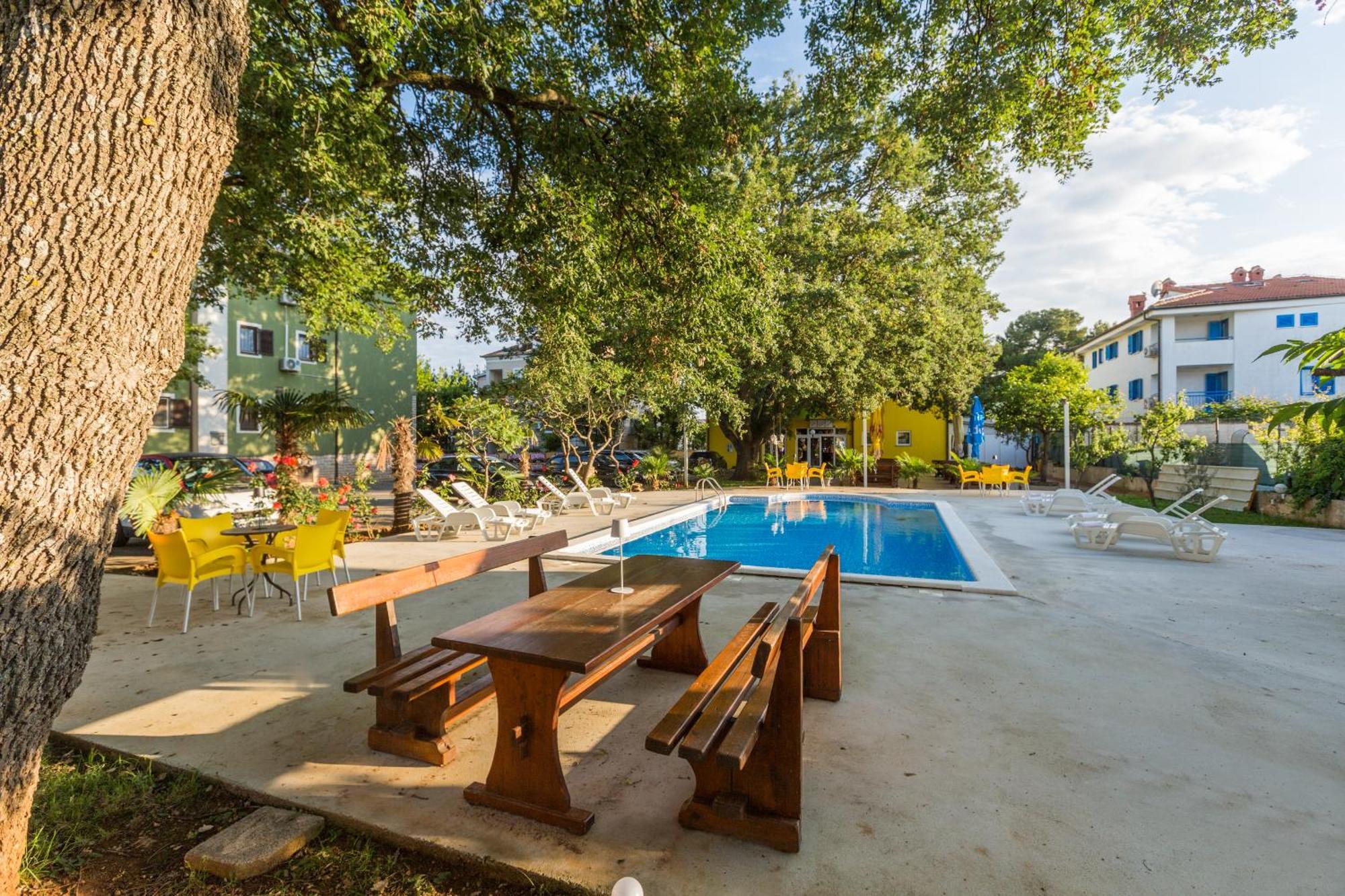 Biergarten Medulin Exterior foto